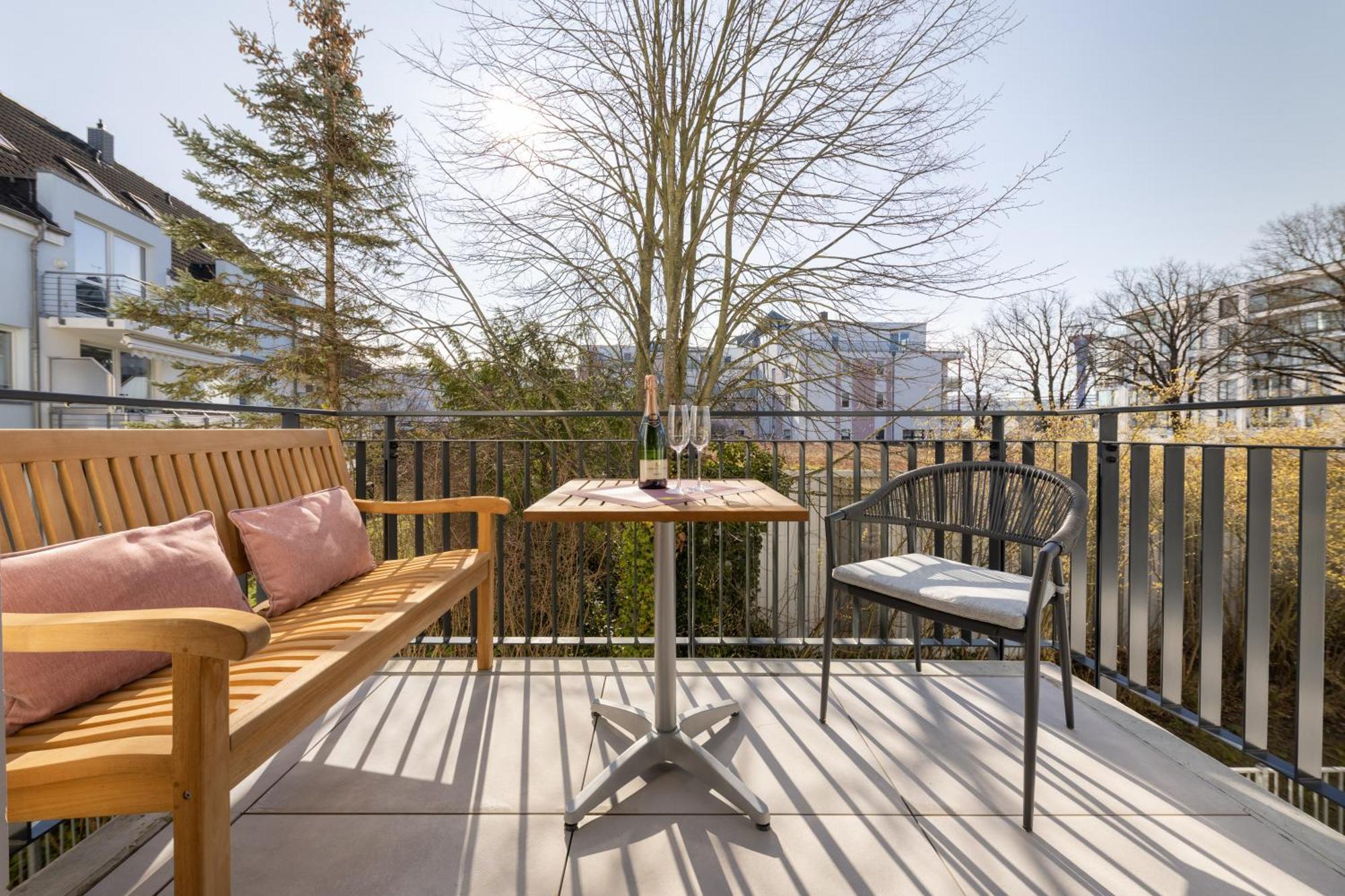 Ferienwohnung Strom Acht - Modern Frisch Inkl Stellplatz, Balkon - 200M Zum Alten Strom ロストック エクステリア 写真